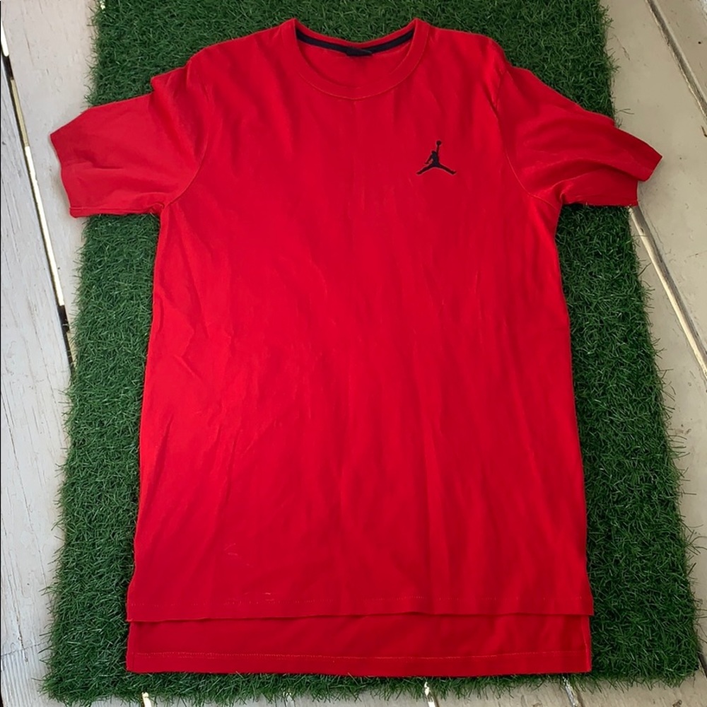 Red air Jordan long shirt